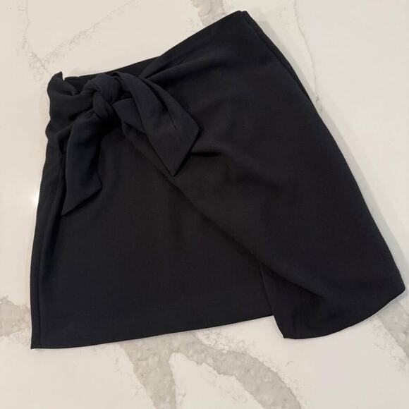 Who What Wear FrontKnot FauxWrap Asymmetrical Mini Skirt Womens 10 Black Stretch - Picture 2 of 6